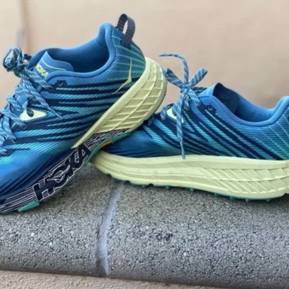 Hoka One One Speed Goat (9 women, 8 men)